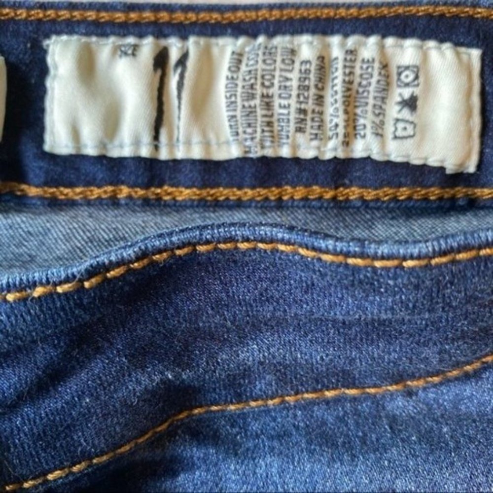 NWT Indigo Rein Mid-Rise Jean Shorts Size 11 - Picture 8 of 8